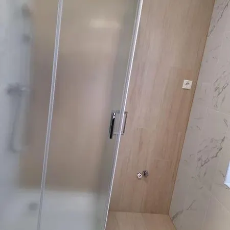 3a Neu Renoviert 3 Zi 5 Betten Daire *